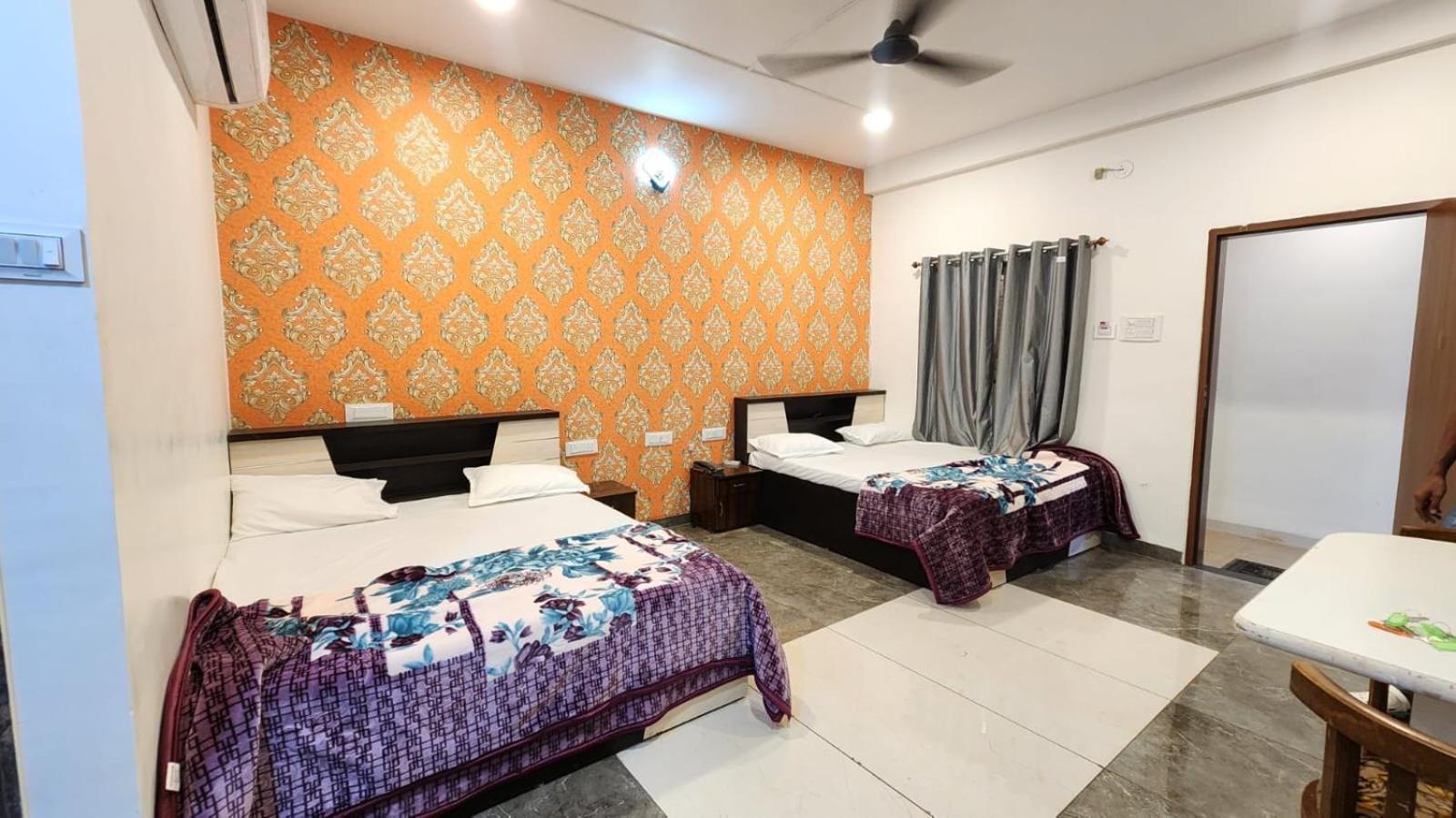 Bombay Darbar Hotel Simrol Екстериор снимка